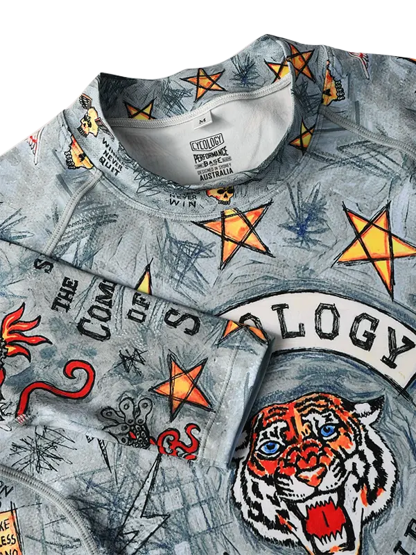 City of Angels Grauer Langarm-Radunterzieher mit Stern- und Tigermotiv auf grauem Hintergrund