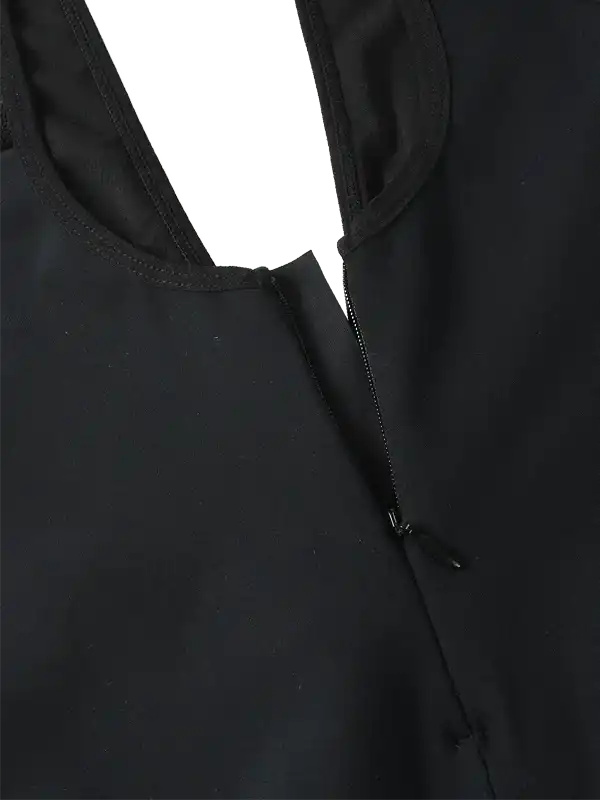 Black cycling jersey with zipper and ergonomic seams for performance fit