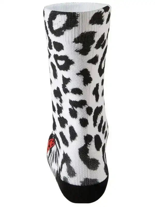 Black and white leopard print cycling sock with red logo, high-quality fabric for men and women